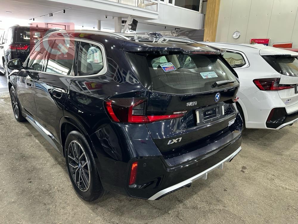 بي ام دبليو iX1